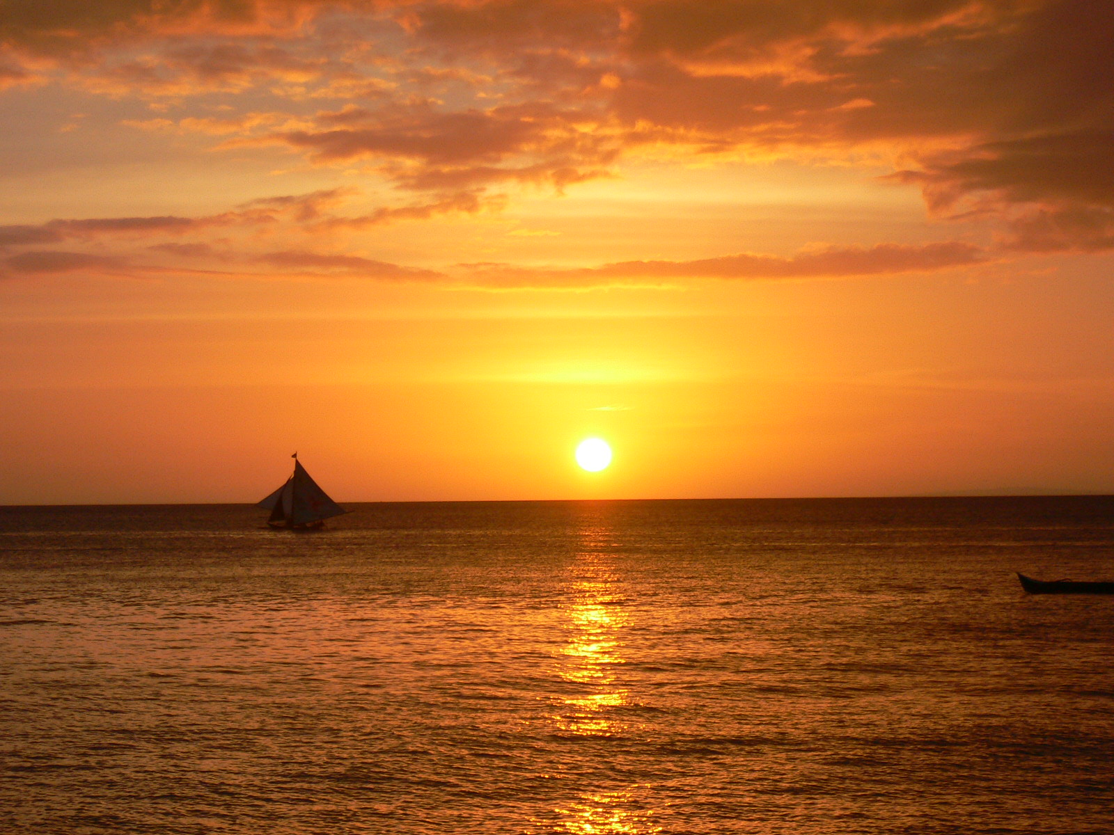 Boracay Sunset by Jestine - Desktop Wallpaper